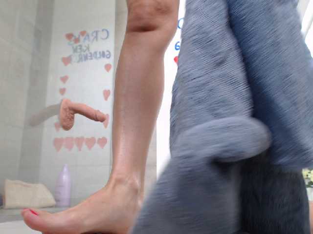 Broadcast screenshots KinkyMoni