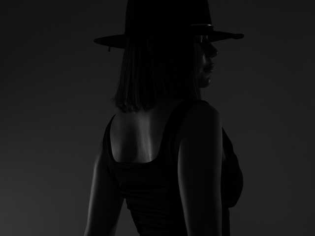 Photo of the profile kira-rodriguez