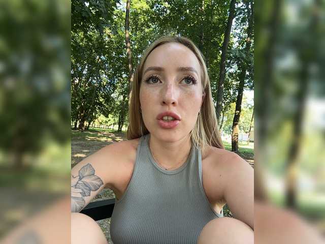 Broadcast screenshots Chloee