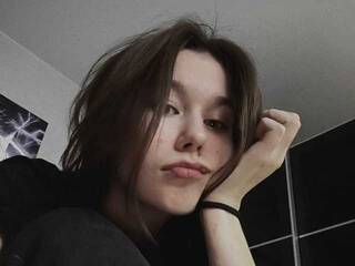 Erotic video chat KiraTwinkie