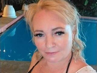 Erotic video chat KiskaLeila