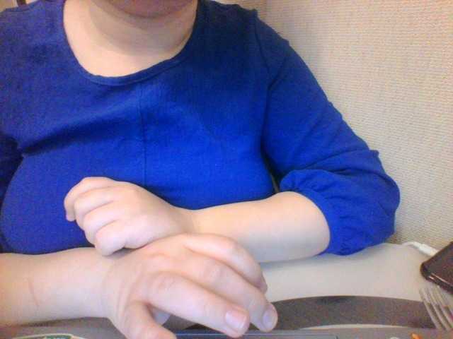 Welcome to my chat room! Feel free to say hi 😊