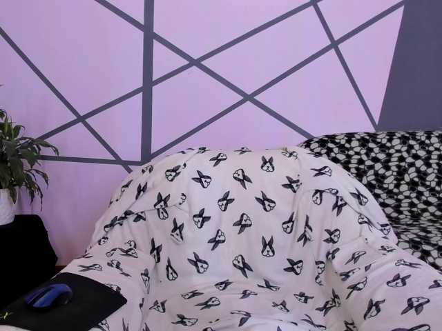 Broadcast screenshots ChristaHell