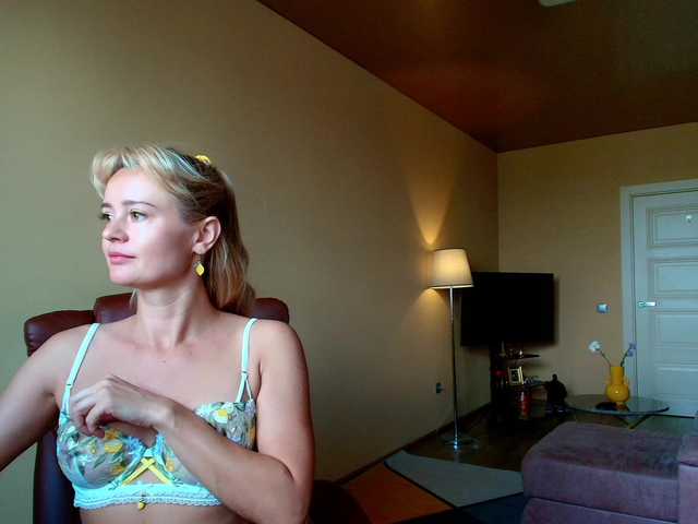 Broadcast screenshots MissMotivated