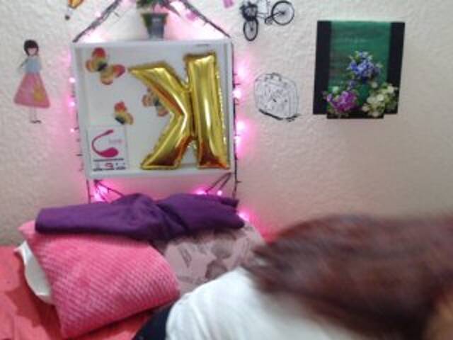 Broadcast screenshots KylieDaniiels