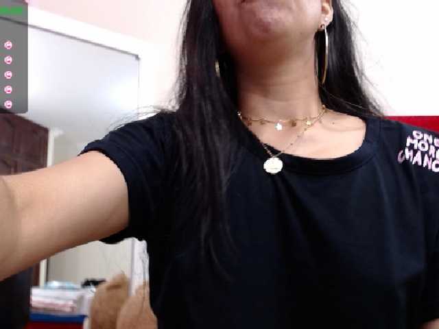 Broadcast screenshots KyraBrookss