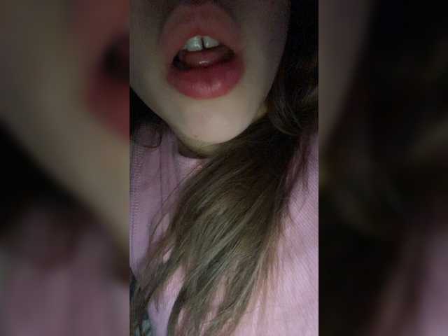 Broadcast screenshots LollaDolly