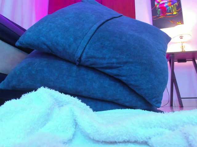 Broadcast screenshots Laaura-Velez