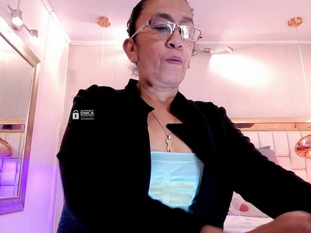 Photos Madame_DianaKatherine MATURE WOMEN READY TO FUCK HARD & SQUIRT! Just @remain tokens left to SQUIRT MY PUSSY! Let's do it together, daddy!
