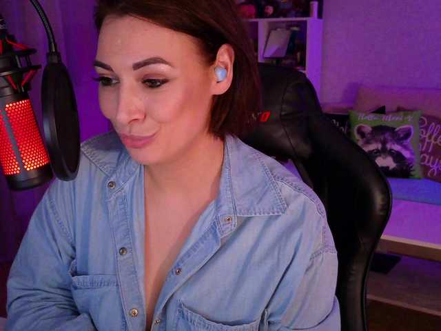 Broadcast screenshots LadyLLS