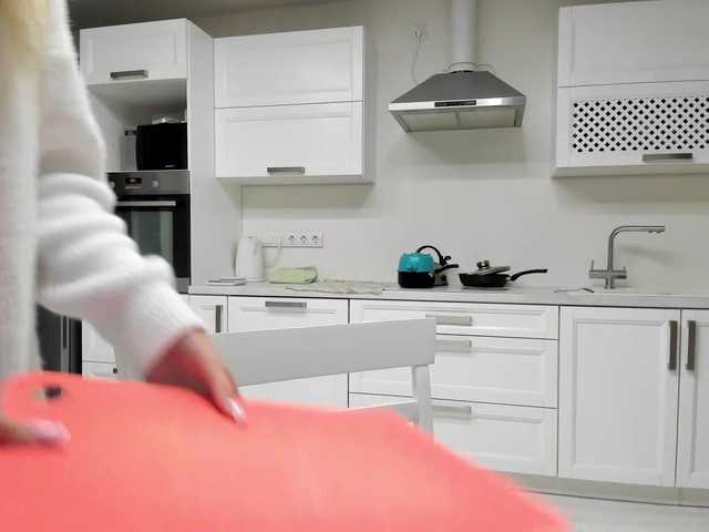 Broadcast screenshots Lana-Rhoades