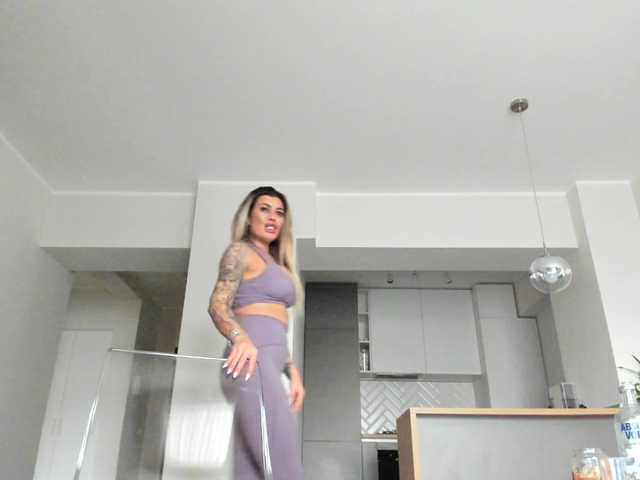 Broadcast screenshots LaranyaHot