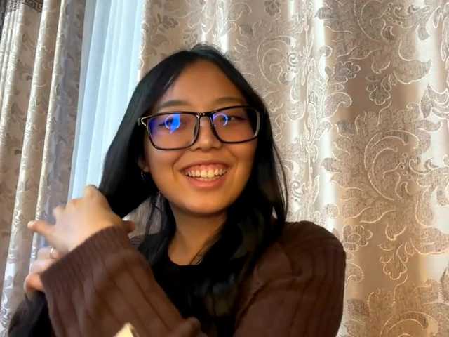 Welcome to my chat room! Feel free to say hi 😊