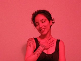 Erotic video chat laura-hills18