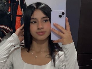 Erotic video chat Laura-Khalifa