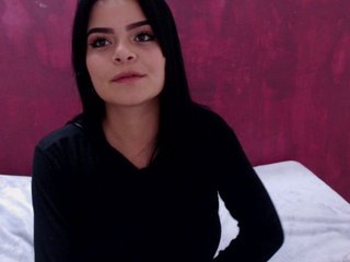 Broadcast screenshots laura-valeria