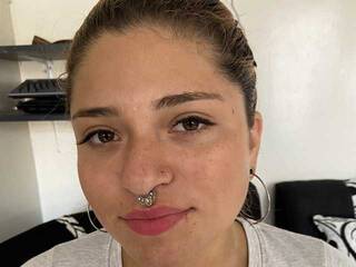 Erotic video chat Laura57