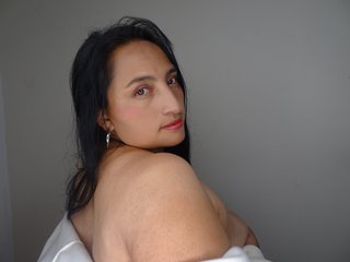 Erotic video chat LauraYoselin