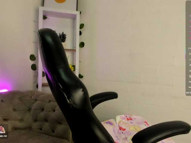 Broadcast screenshots laurenBoobs-