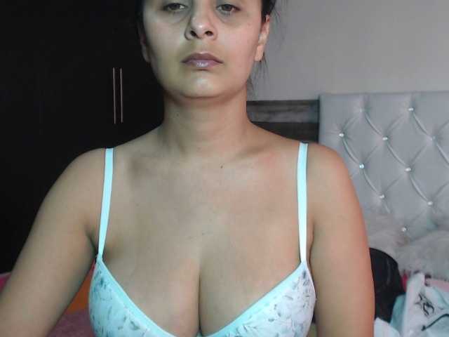 Photos laurenlove4u Lovense Lush on - Interactive Toy that vibrates with your Tips #lovense #natural #tits #latina #cum
