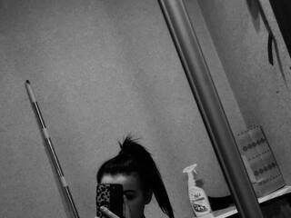 Erotic video chat Laurie-Mindy