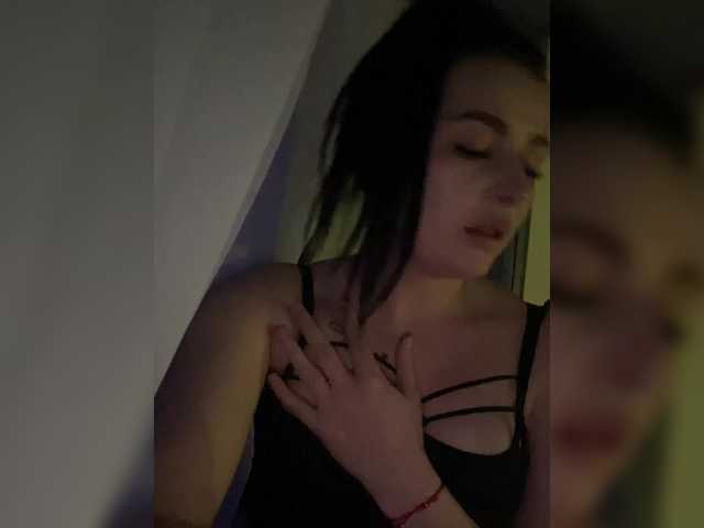 Broadcast screenshots Laurie-Mindy