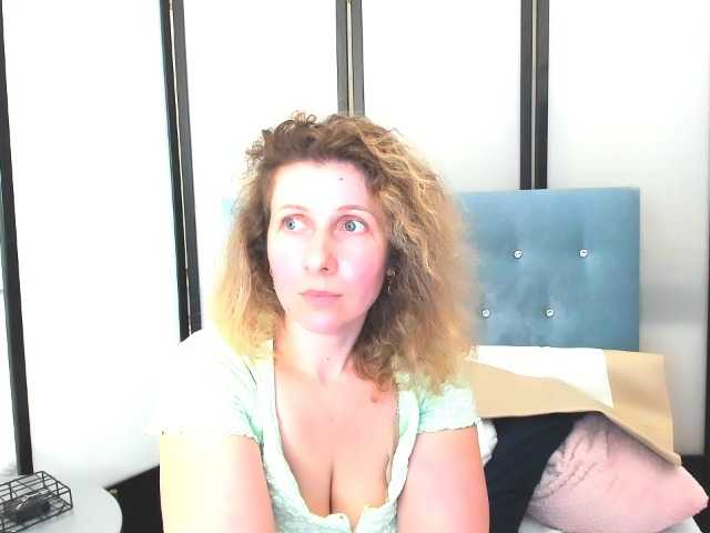 Broadcast screenshots LeaModel