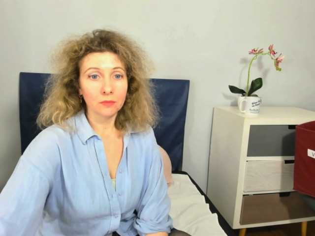 Broadcast screenshots LeaModel