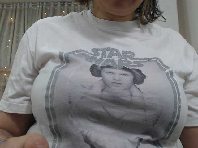 Broadcast screenshots Leia-bennet