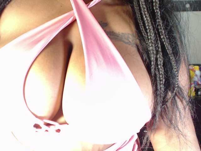 Broadcast screenshots leilaboobs