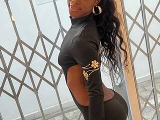 Erotic video chat Leilla