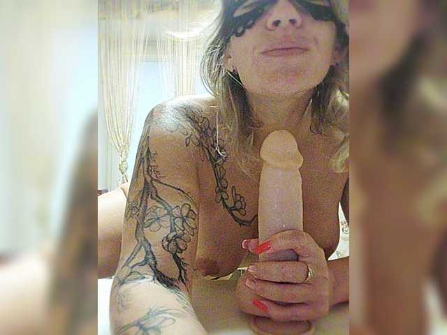 Photos Ladybabochka We collect tokens on the show _sex with dildo in pussy in a general chat @total It remains to collect @remain Babochka_i_am insta.