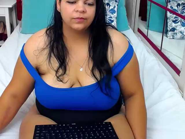 Broadcast screenshots LeslieJoyy
