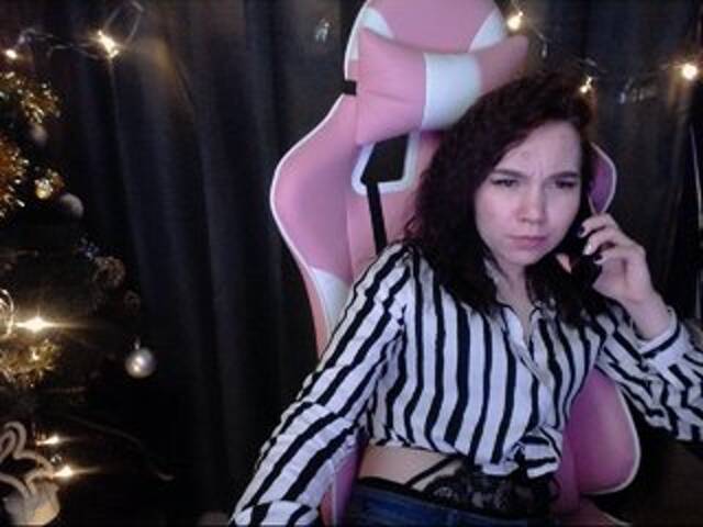 Broadcast screenshots LessiFox