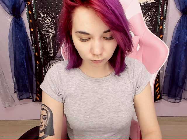 Broadcast screenshots LessiFox