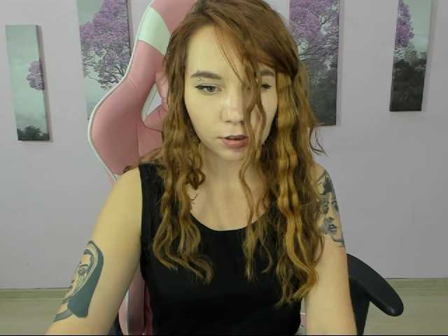 Broadcast screenshots LessiFox