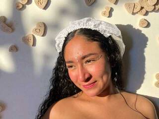 Erotic video chat Lexiiee1