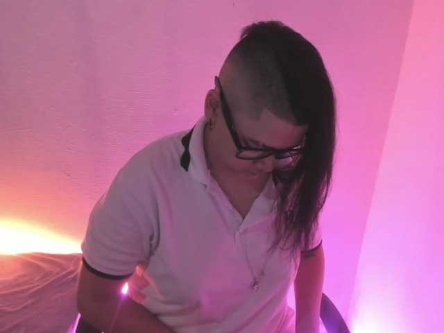 Broadcast screenshots lia_hot