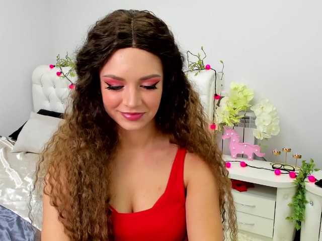 Broadcast screenshots LiaMona