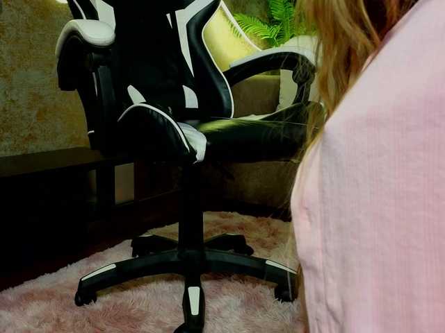 Broadcast screenshots lili-roze