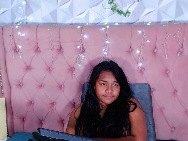 Broadcast screenshots LilyPeytonx