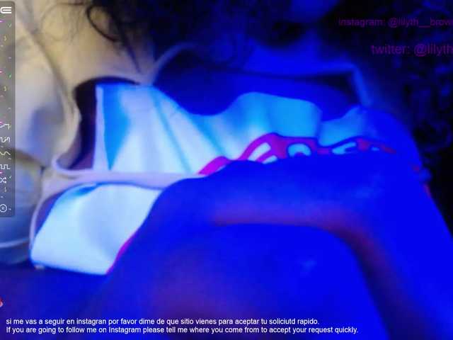 Photos Lilyth-brown hello welcome to my room, I hope to receive your support and send many tks so that you make me very wet mmm you want to be the owner of my first anal show just send 200,000 tks and you will be the first to have my first anal show 11111 .