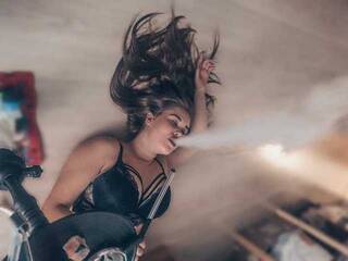 Erotic video chat LisaKuture