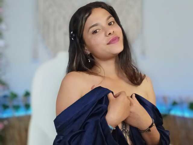 Photo of the profile little-slut21x