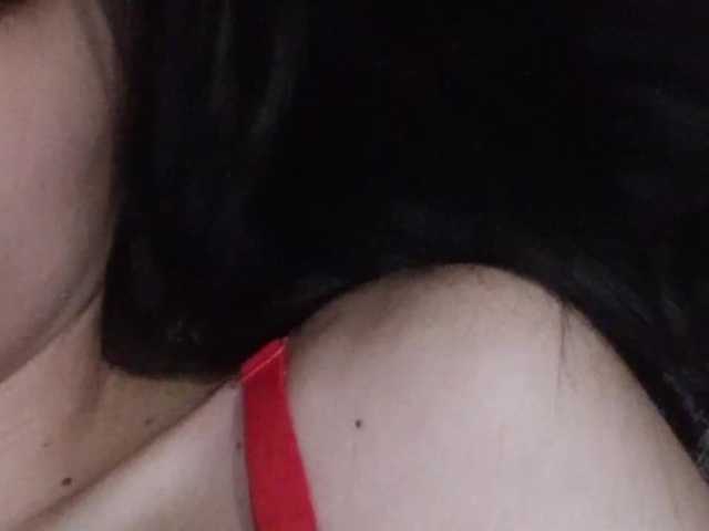 Broadcast screenshots LolaBlossom