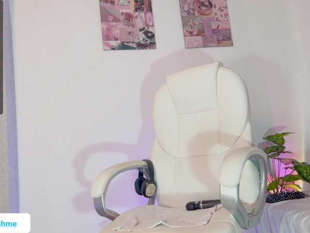 Broadcast screenshots LolaLushme