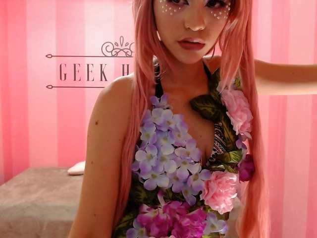 Broadcast screenshots lolarainbow