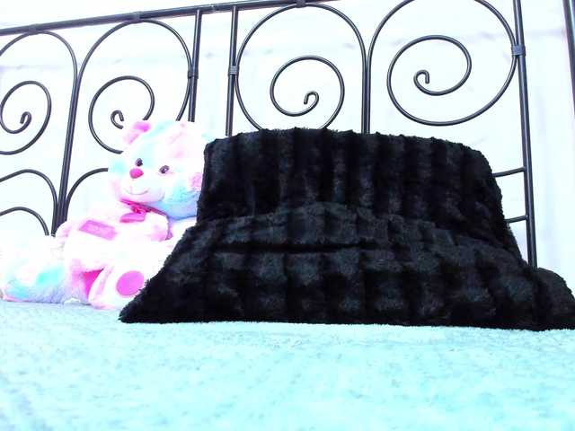 Welcome to my chat room! Feel free to say hi 😊