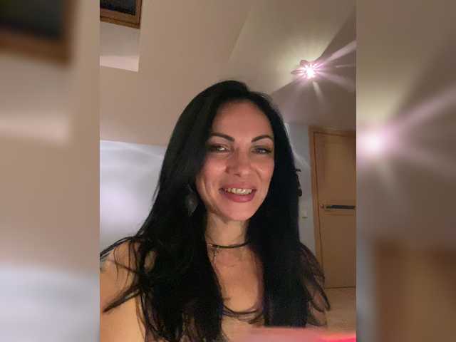 Broadcast screenshots LouiseJenkin