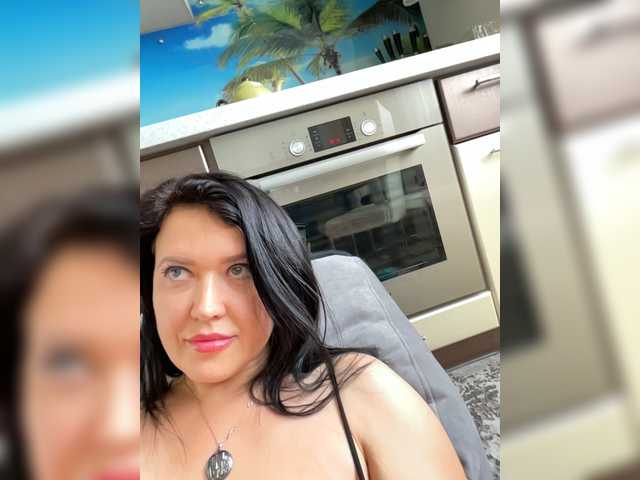 Broadcast screenshots LoveCatsuit